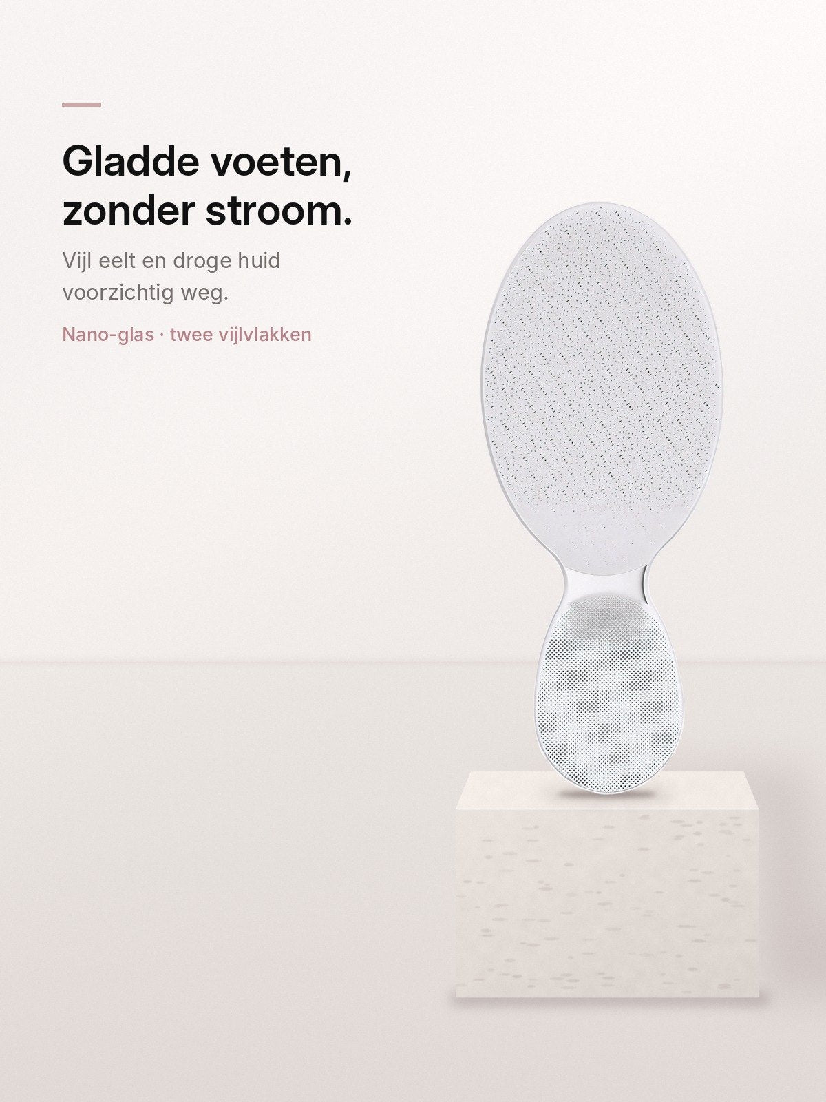 GlassCare op een stenen sokkel