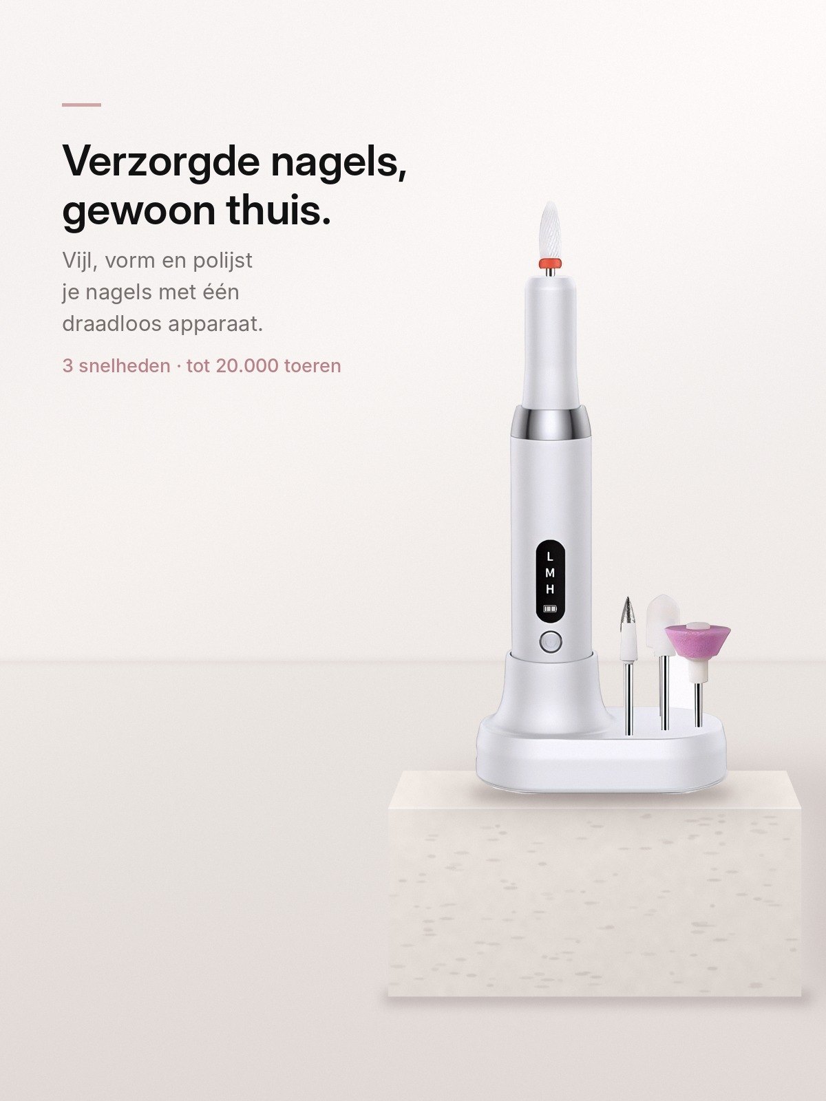 NailCare op een stenen sokkel